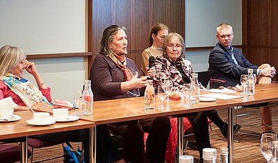 tekom Europe delegates in discussion